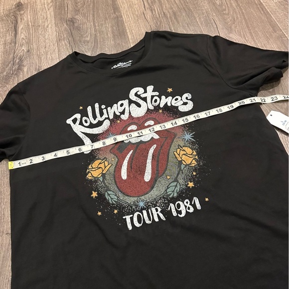New Rolling Stones T Shirt L Womens 1981 North America Tour Rock & Roll Band - Picture 7 of 9